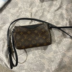 Authentic Louis Vuitton Pallas